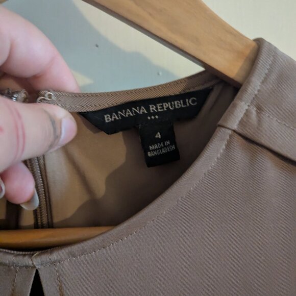 Banana Republic plateau beige shift dress size 5 - Picture 4 of 4